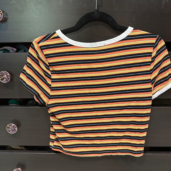 Striped Cropped Tee - Picture 3 of 6